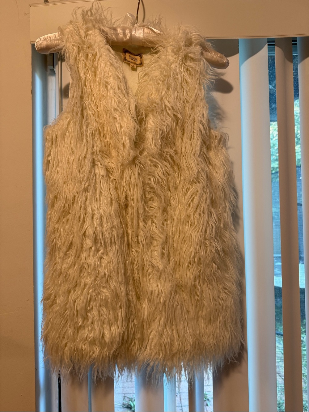Black Swan white Faux Fur Vest - Women's Sleeveless Layering Piece